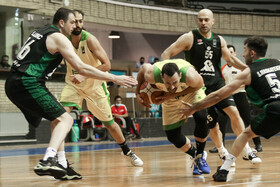 دیدار تیم های بسکتبال نفت آبادان و ذوب آهن اصفهان