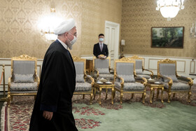 ورود حسن روحانی، رییس جمهوری پیش از دیدار با وانگ‌ئی وزیر امور خارجه چین 