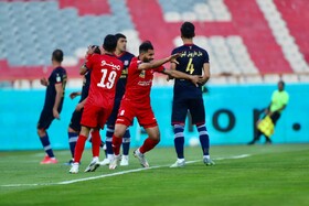برتری یک گله پرسپولیس برابر نساجی در نیمه نخست