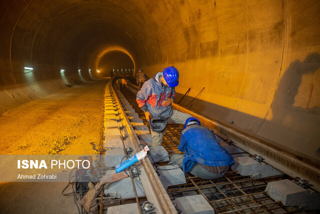 فاز نخست متروی قم یک پروژه مهم، استراتژیک و حیاتی برای شهر قم است
 فاز نخست متروی قم یک پروژه مهم، استراتژیک و حیاتی برای شهر قم است