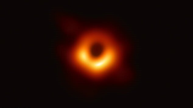 کشف منشأ پرتوهای کیهانی با بررسی تصویر یک سیاه‌چاله