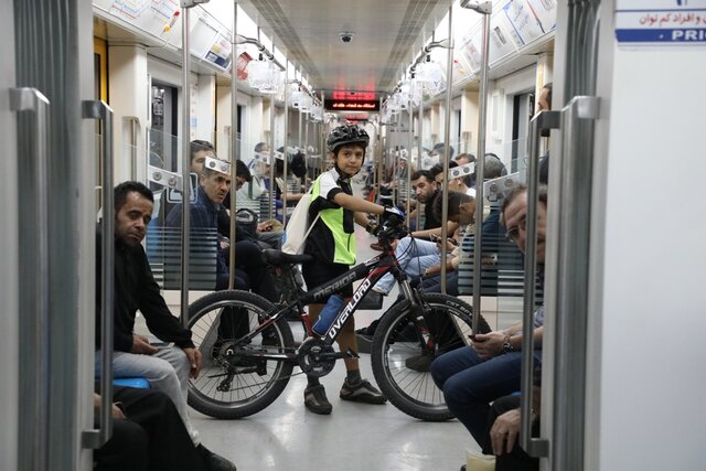 استفاده ۲۵۰۲ دوچرخه سوار از مترو در سال گذشته