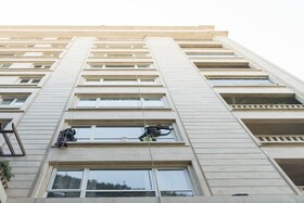 شستشوی نمای ساختمان با طناب و بدون داربست-آریا سازه ارتفاع البرز