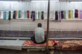 کارگاه تولیدی فرش دستباف در خیابان توحید قم