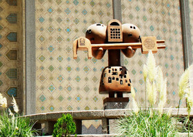 مرمت و نصب مجدد کلید مجسمه"فرهاد قفل زن " در  مجموعه تئاتر شهر