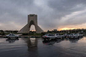 بارش باران و وزش باد در تهران