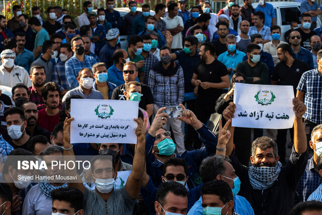 شادی کارگران هفت‌تپه پس از خلع ید مالک قبلی/ اردیبهشت ۱۴۰۰