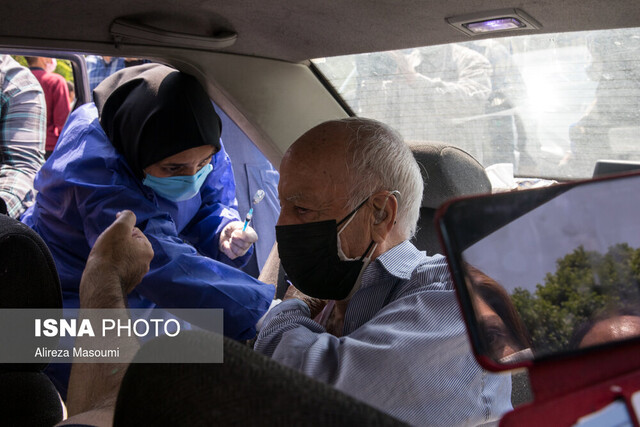 جمعه، اجرای واکسیناسیون خودرویی افراد بالای ۷۰ سال در اهواز جمعه، اجرای واکسیناسیون خودرویی افراد بالای ۷۰ سال در اهواز