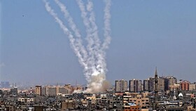 ده‌ها حمله موشکی به تل‌آویو در انتقام جنایت اردوگاه الشاطئ/ کشته شدن یک اسرائیلی