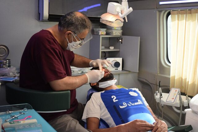 گروهی از دندانپزشکان نیکوکار به زندان تهران بزرگ رفتند