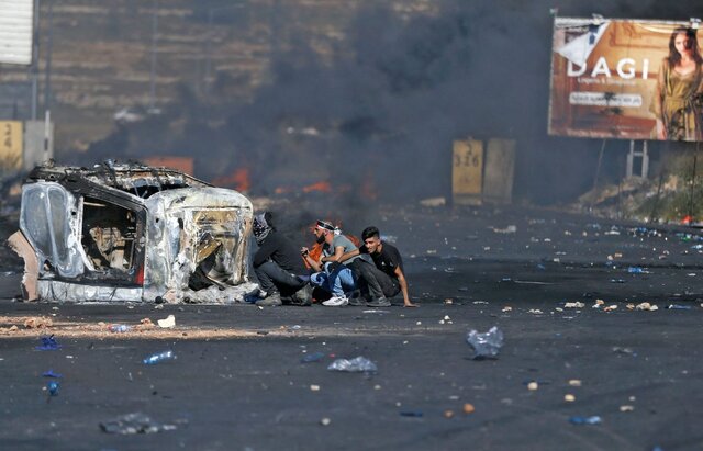 انفجار اوضاع در کرانه باختری با ۳ شهید و ۱۵۱ زخمی/ تظاهرات به درگیری‌ مسلحانه بدل شد