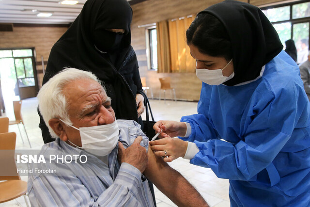 آغاز واکسینه شدن سالمندان ۷۰ سال به بالای هرمزگانی از اول خرداد