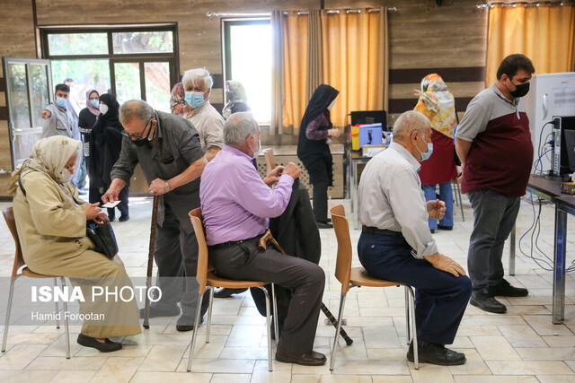 عکس از آرشیو یکشنبه، آغاز به کار اولین پایگاه تجمیعی واکسیناسیون غرب اهواز