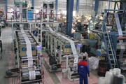 اغلب تولیدکنندگان پلاستیک مواد اولیه را از بازار آزاد خریداری می‌کنند