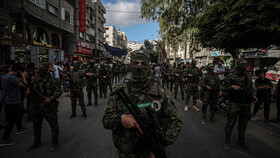 رژه نظامی گردان‌های عزالدین القسام پس از آتش‌بس در غزه