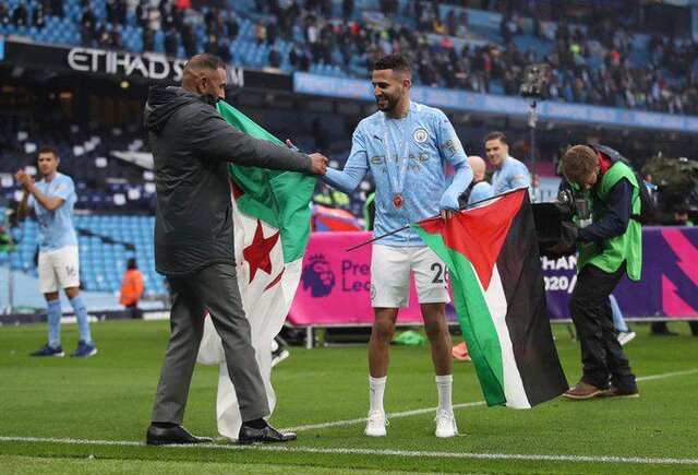 ستاره سیتی با پرچم فلسطین در جشن قهرمانی
