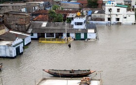 عملیات نجات بیش از ۱۰۰۰ نفر در پی وقوع طوفان در شرق هند