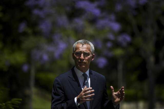 دبیرکل ناتو: افغانستان می‌تواند روی پای خود بایستد