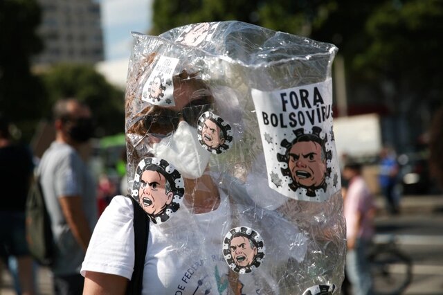مردم برزیل علیه واکنش رئیس جمهورشان به کووید ۱۹ دست به اعتراضات سراسری زدند