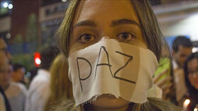 هزاران تن از مردم کلمبیا علیه خشونت راهپیمایی سکوت برگزار کردند
