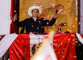 فاصله کم “کاستیو” با پیروزی در انتخابات ریاست جمهوری پرو در میان ادعاها مبنی بر تقلب