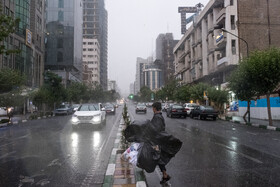 کار بصیر، سرما و گرما نمیشناسد. او باید در هر شرایط آبوهوایی به کارش ادامه دهد