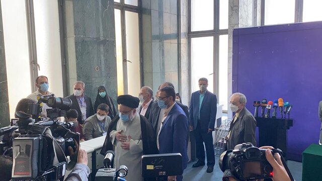 خاتمی: مقابله با گرانی‌های افسارگسیخته سریعا آغاز شود/پایان انتخابات آغاز رفاقت‌ها باشد