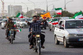 کاروان خودرویی مردم قم به مناسبت پیروزی ابراهیم رئیسی در انتخابات