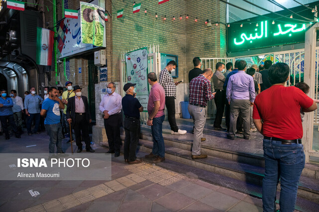 دَر شعب دارای مراجعه کننده بسته نمی شود