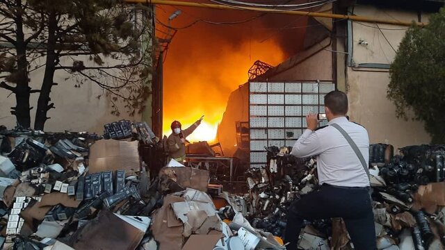 جزئیاتی از آتش‌سوزی انبارهای سازمان اموال تملیکی 2