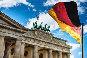 آلمان: بنز، بکن‌باوئر و دموکراسی حزبی