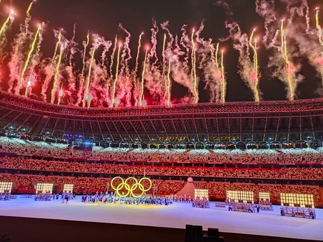 آغاز مراسم افتتاحیه المپیک ۲۰۲۰ توکیو+تصاویر/ تاکید بر برابری جنسیتی با ۲ پرچم‌دار