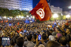 درخواست بزرگترین اتحادیه صنفی تونس برای تغییر نظام سیاسی/ سعید: تونس لقمه چرب و نرم نخواهد بود