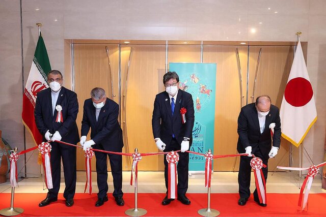 افتتاح نمایشگاه "ایران زیبا" در محل سفارت ایران در ژاپن