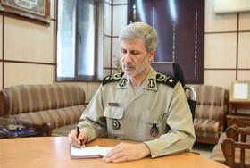 وزیر دفاع: روز خبرنگار، روز تجلیل از افسران جبهه جنگ نرم است