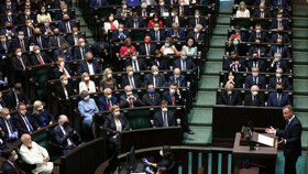 پارلمان لهستان قانون منع استرداد اموال قربانیان هولوکاست به خانواده‌هایشان را تصویب کرد