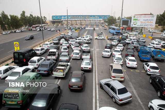 با خودمان لج کردهایم با خودمان لج کردهایم