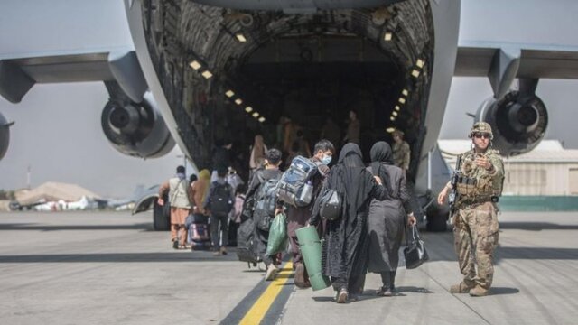 پایان عملیات خروج انگلیس و تجمع هزاران نفر در اطراف فرودگاه کابل