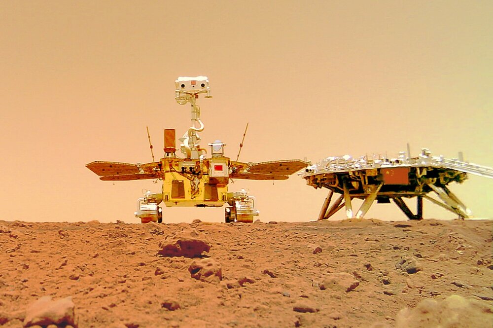طی مسافت ۱ کیلومتری مریخ‌نورد چینی “ژورونگ” در مریخ