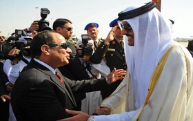 دیدار سیسی و امیر قطر در حاشیه اجلاس بغداد