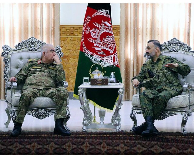 ژنرال دوستم و عطا محمد نور رهبران سیاسی افغانستان برای مذاکره با طالبان جبهه متحد تشکیل میدهند