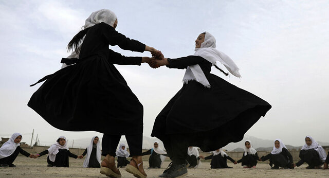 طالبان دانشجویان دختر را ملزم به رعایت حجاب و استفاده از برقع کردند