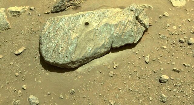 جمع‌آوری اولین نمونه سنگ مریخی توسط "استقامت"
