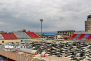 پروژه تعویض چمن ورزشگاه شهید وطنی همچنان روی هوا