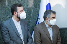 بهروز کمالوندی معاون امور بین‌الملل، حقوقی و مجلس و سخنگوی سازمان انرژی اتمی در نشست خبری رافائل گروسی،مدیرکل آژانس بین‌المللی انرژی اتمی و محمد اسلامی