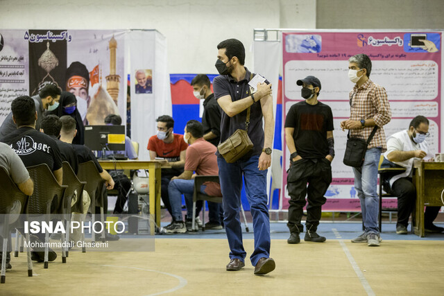 بیش از ۸۱ درصد جمعیت فارس علیه کرونا واکسینه شدهاند  بیش از ۸۱ درصد جمعیت فارس علیه کرونا واکسینه شدهاند