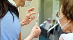 آغاز تزریق دُز تقویتی واکسن کرونا به سالمندان ژاپنی از ۲۰۲۲