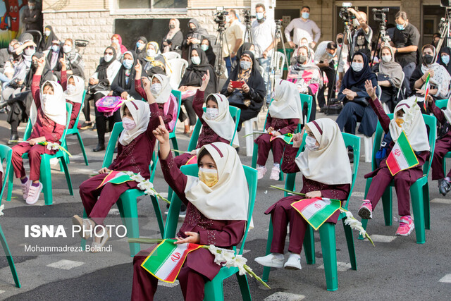 ۴۳۹۵ دانش‌آموز اردستانی سال تحصیلی را آغاز کردند