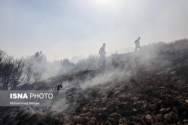 قله نیلکوه گلستان در محاصره آتش/ اعزام بالگرد در چهارمین روز حریق
