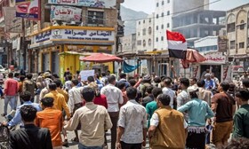ادامه اعتراضات در "تعز" یمن در محکومیت فساد دولت مستعفی و کاهش ارزش پول ملی